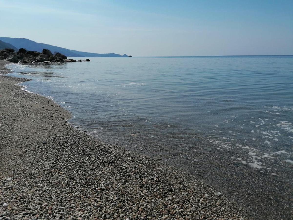 "Appartamento Del Mare Gliaca" Con Vista Isole Eolie,Ampia Terrazza,Wifi E Parcheggio Privato Gratuito Piraino Zewnętrze zdjęcie