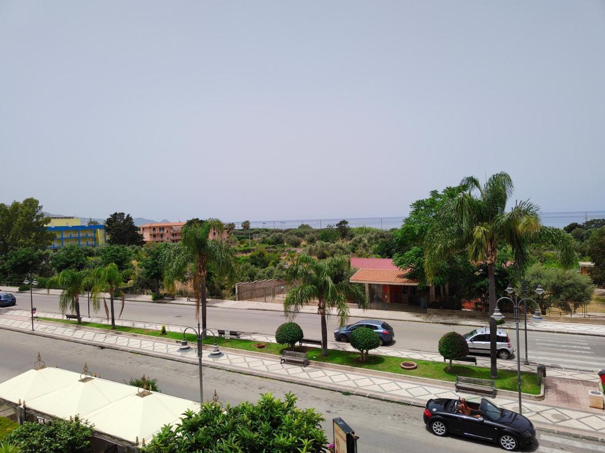 "Appartamento Del Mare Gliaca" Con Vista Isole Eolie,Ampia Terrazza,Wifi E Parcheggio Privato Gratuito Piraino Zewnętrze zdjęcie