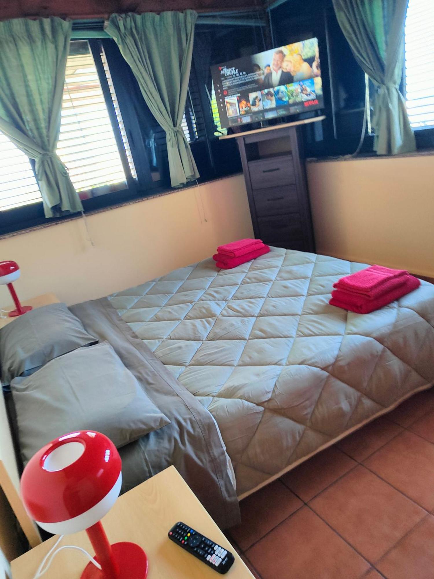 "Appartamento Del Mare Gliaca" Con Vista Isole Eolie,Ampia Terrazza,Wifi E Parcheggio Privato Gratuito Piraino Zewnętrze zdjęcie